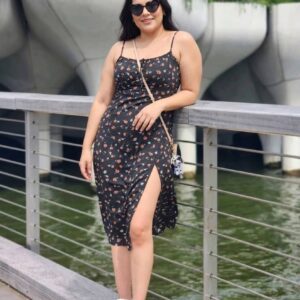 Vestido Negro Floral con Abertura